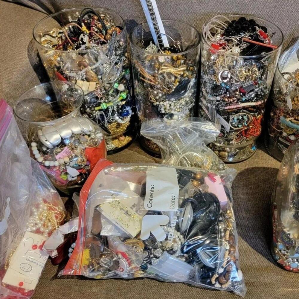 1 Pound Lb Bag Random Jewelry Vintage Modern Lot Craft Junk Most Wearable Resell